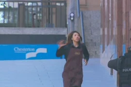 Hình ảnh hiện trường nghẹt thở vụ bắt cóc con tin ở Sydney