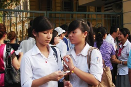 Tuyển sinh lớp 10 THPT tại Hà Nội: Cẩn thận chọn trường kẻo mất cơ hội