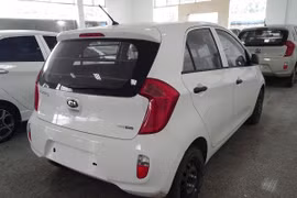 Xe bán tải nhập khẩu tăng mạnh, Bộ Tài chính đề nghị tăng thuế bằng 60% xe con