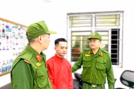 Vừa xuống sân bay, nam thanh niên trốn truy nã 3 năm bị bắt