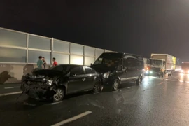 Tìm người chứng kiến vụ tai nạn giao thông liên hoàn trên đường Vành đai 3 trên cao