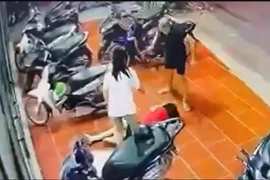 Điều tra vụ việc cô gái bị kẻ côn đồ đánh dã man trước cửa quán bi-a