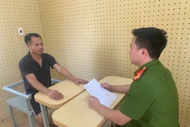 Tạm giữ hình sự 2 đối tượng cưỡng đoạt tài sản