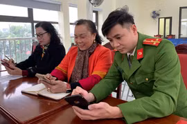 Công an Hà Nội phối hợp cập nhật tài khoản theo dõi tiến trình Đại hội Đảng các cấp qua VNeID