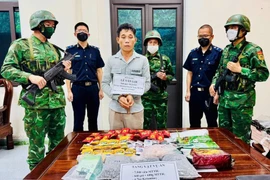 Kéo thuê chiếc va ly chứa 14kg ma túy từ Thái Lan qua Lào về Việt Nam