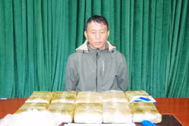 Bắt đối tượng mua bán 60.000 viên ma túy tổng hợp, 300 gram heroin
