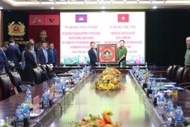 Trao đổi kinh nghiệm trong lĩnh vực quản lý hành chính, góp phần tăng cường mối quan hệ đoàn kết giữa Việt Nam - Camphuchia