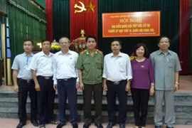 Lắng nghe nhiều ý kiến tâm huyết của cử tri