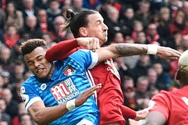 Người hùng của M.U chính thức bị treo giò 3 trận