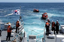 Tuần duyên Hàn Quốc bắn chết thuyền trưởng tàu cá Trung Quốc