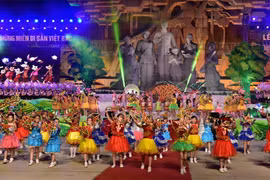 Rực rỡ đêm hội Trung thu lớn nhất Việt Nam