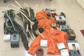 Đóng giả thợ điện, trộm cắp thiết bị các trạm biến áp