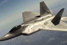 J-20 của Trung Quốc có thể “đè bẹp” siêu tiêm kích F-22 của Mỹ?