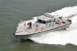 Một tàu đánh chặn của hải quân Ấn Độ bị chìm ở ngoài khơi Chennai