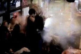 Pháp công bố video ghi khoảnh khắc kẻ đánh bom Paris nổ tung thân mình