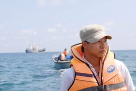 Tác nghiệp trên tàu HQ 936