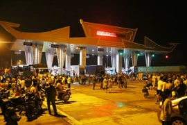 Đơn vị thu phí "dọa" đóng cửa cầu Hạc Trì: Không phải muốn dừng là được