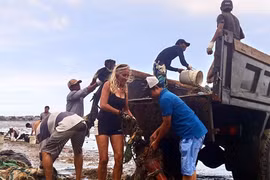 Du khách và nỗi sợ hãi về rác thải