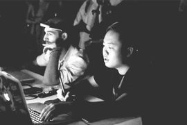 Đồ họa và âm nhạc tương tác trong "Vô cực"