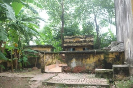 Nhà vệ sinh trường học - nỗi ám ảnh tuổi học trò (1): Trường chuẩn "trắng" nhà vệ sinh