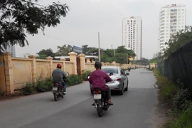 Gái trẻ ngơ ngác xin đi nhờ xe taxi của “yêu râu xanh”