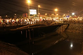 Cãi nhau với người yêu, nam thanh niên nhảy sông Tô Lịch tự tử