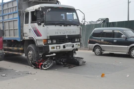 Xe tải “nuốt” 3 xe máy, 1 thai phụ nhập viện