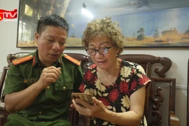 "Đi từng ngõ, gõ từng nhà" - đưa Hiến pháp đến gần với nhân dân