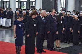 Nhiều đoàn quốc tế tới viếng Chủ tịch nước Trần Đại Quang
