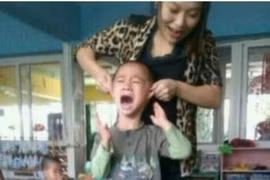 Trung Quốc: Cô giáo đá vào vùng kín của bé trai 5 tuổi