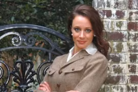 Máy tính của người tình cựu giám đốc CIA đầy tài liệu mật