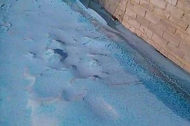 Thành phố Chelyabinsk, Nga bừng tỉnh vì “tuyết xanh”