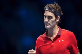 Roger Federer rộng cửa vào bán kết, Murray tự cứu chính mình