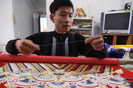 Nghệ nhân sinh ra trong gia đình 5 đời làm nghề thêu