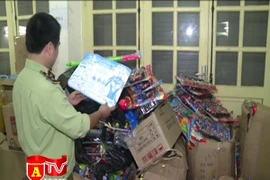 Thu giữ hơn 2000 sản phẩm đồ chơi nhập lậu