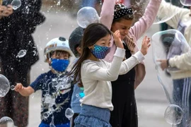 Biến thể Omicron lan nhanh, Covid-19 tấn công trẻ em Mỹ