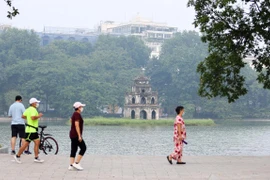 Nhịp sống “bình thường mới” ở Hà Nội 