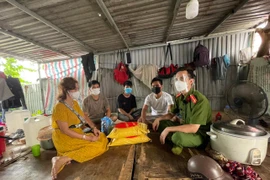 Đem trọn vẹn sức lực chiến đấu với dịch bệnh, làm tất cả vì sức khỏe của nhân dân (Bài 4): Nối nhịp cầu thiện nguyện, không để ai lại phía sau 