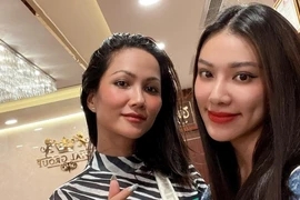 Hoa hậu H’hen Niê nhắc nhở đàn em không nên chêm tiếng Anh vào tiếng Việt 