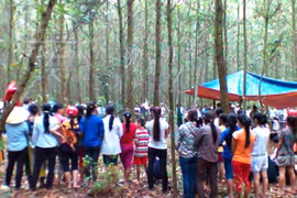 Nghi án học sinh lớp 9 treo cổ tự tử trong vườn tràm