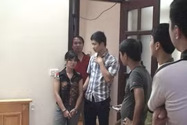 Bắt cô gái "người nhện" liều lĩnh trèo mái nhà trộm cắp