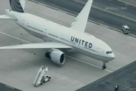 Bị bắt giữ vì tuyên bố đầu độc cả chuyến bay