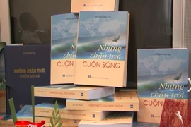 Nhà báo Hồ Quang Lợi ra mắt cuốn sách “Những chân trời cuộn sóng”