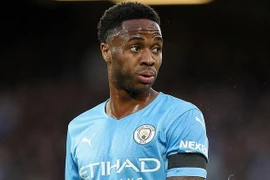 Bất mãn với Guardiola, Sterling dọa rời Man City