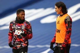 Premier League hối hả thuê chuyên cơ đưa cầu thủ trở lại từ Nam Mỹ 