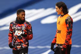 Premier League hối hả thuê chuyên cơ đưa cầu thủ trở lại từ Nam Mỹ 