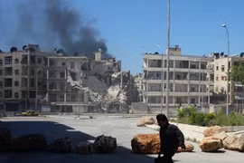 Hơn 2.000 tay súng "ôn hòa" sử dụng 45 xe bọc thép tấn công Aleppo