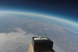 Màn cầu hôn lãng mạn từ độ cao 30.000m