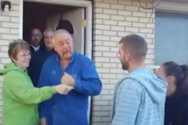 Bất ngờ được tặng ô tô từ người lạ