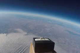 Màn cầu hôn lãng mạn từ độ cao 30.000m